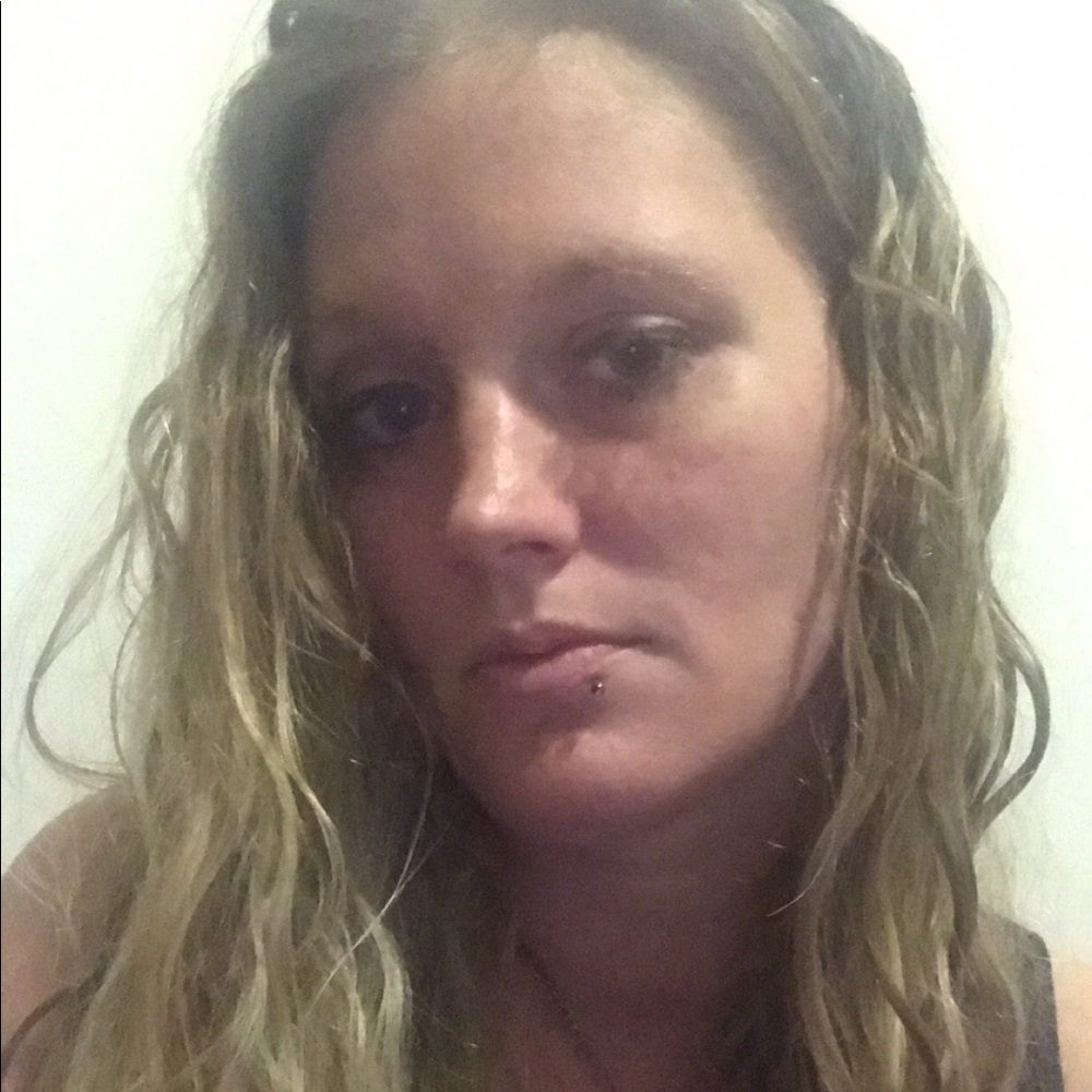 Meet your Posher, Elise